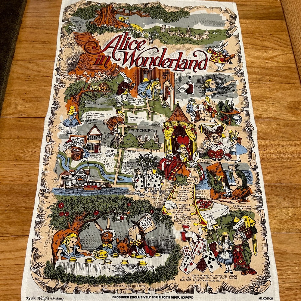 NWOT Alice's Shop Tea Towel - Alice in Wonderland Oxford Trail - Picture 2 of 6